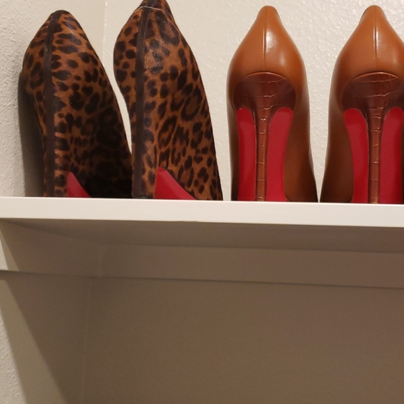 Loubutin - Picture 2 of 7